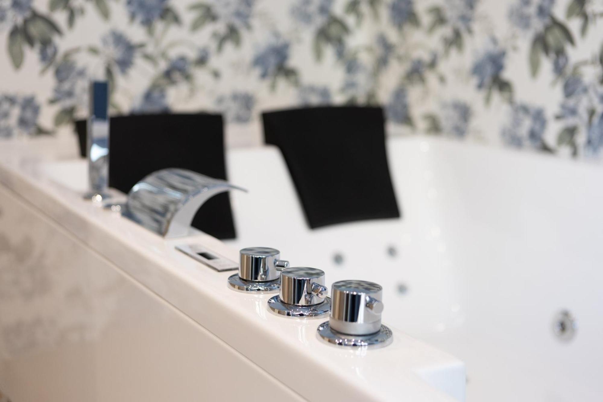 Pier Capponi 17 Rooms & Suites フィレンツェ エクステリア 写真